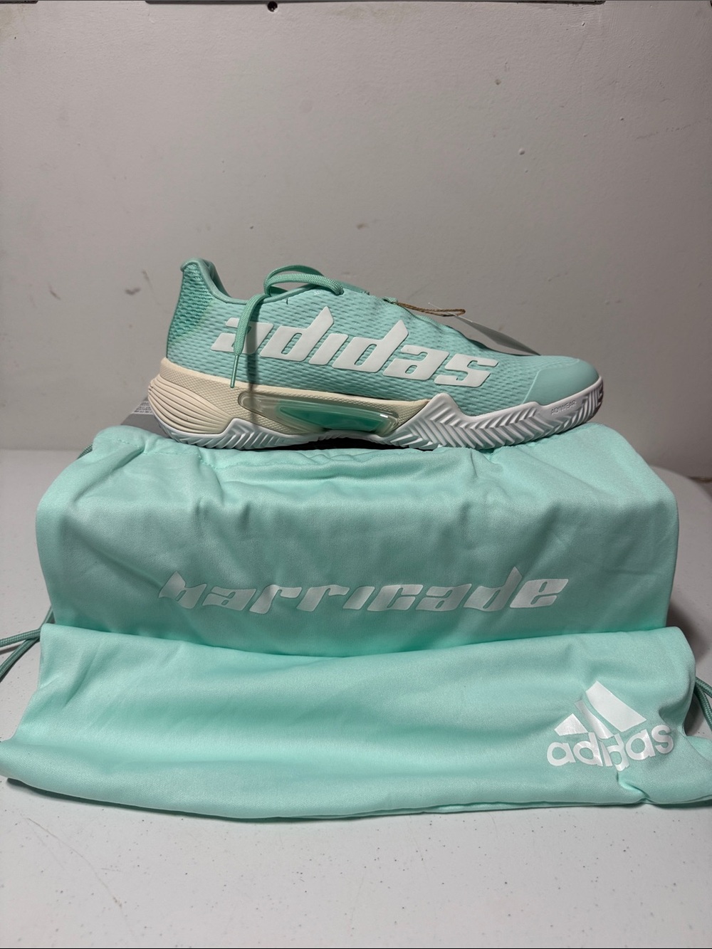 NEW Adidas Women's Barricade W Clay Tennis Sneakers Size 8.5 W/ MATCHING BAG